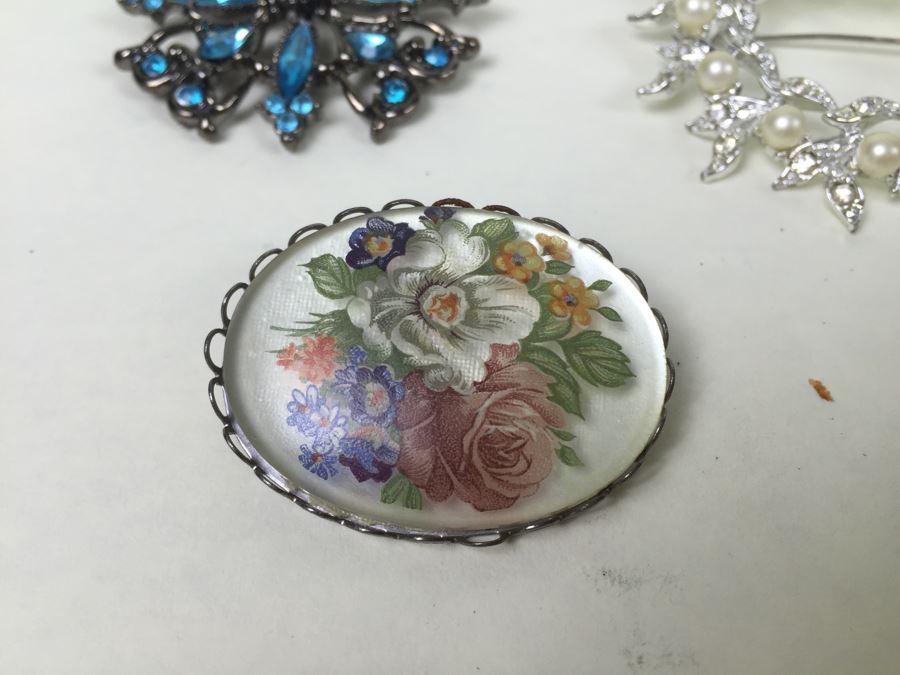 Costume Jewelry Lot [Photo 21]