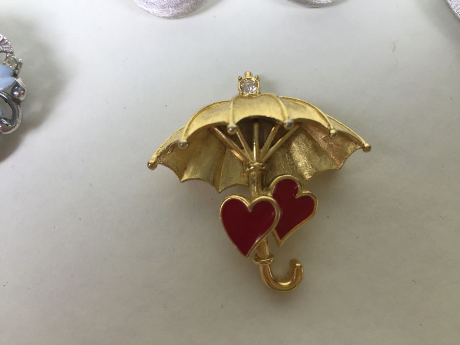 Vintage Trifari Signed Costume Jewelry Lot [Photo 6]