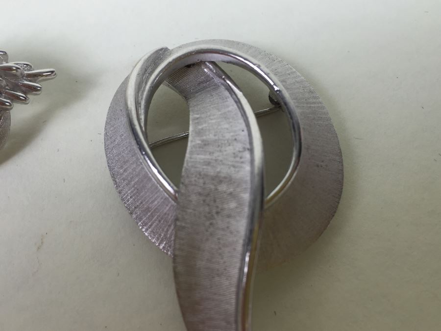 Vintage Trifari Signed Costume Jewelry Lot [Photo 11]