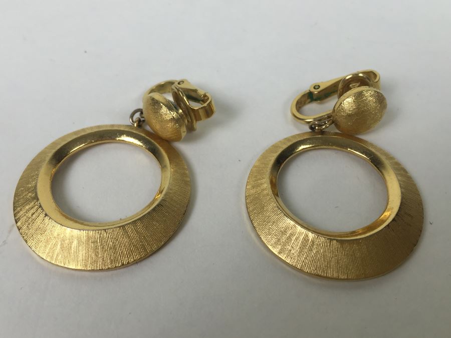 Vintage Trifari Signed Costume Jewelry Lot [Photo 9]