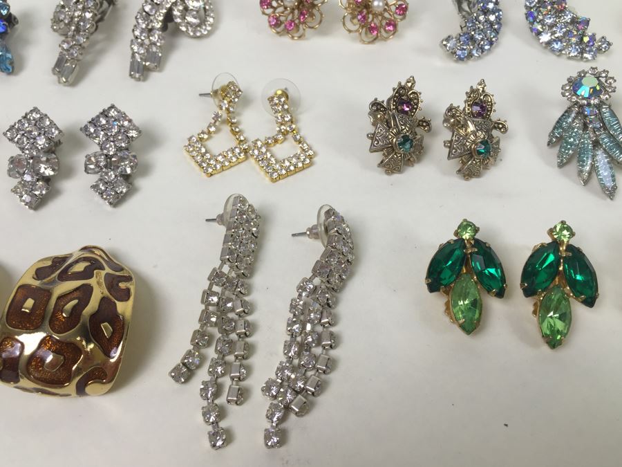 Vintage Costume Jewelry Earring Lot [Photo 25]