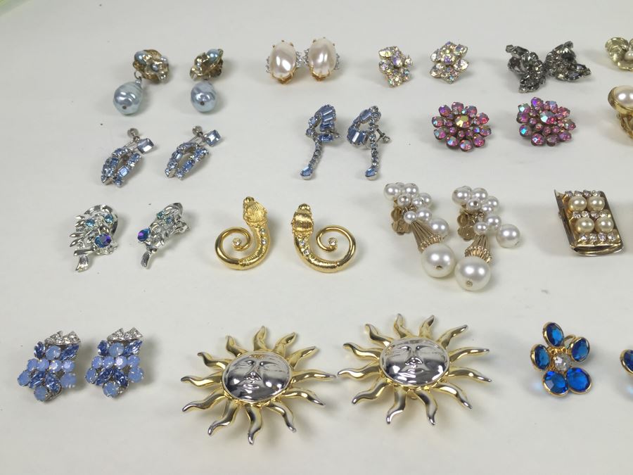 Vintage Costume Jewelry Earring Lot [Photo 2]