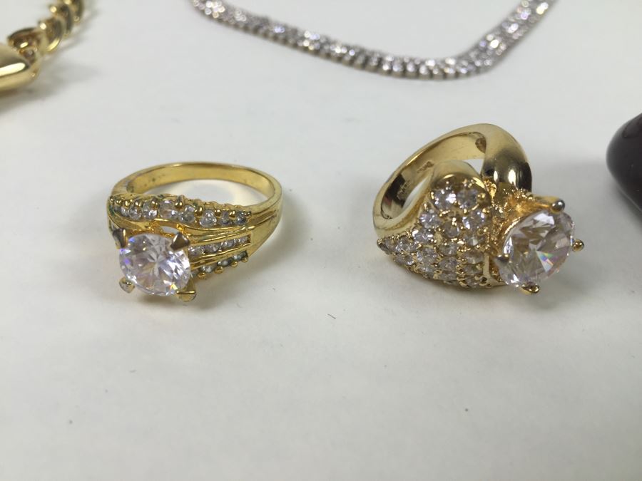 Vintage Costume Jewelry Lot [Photo 2]