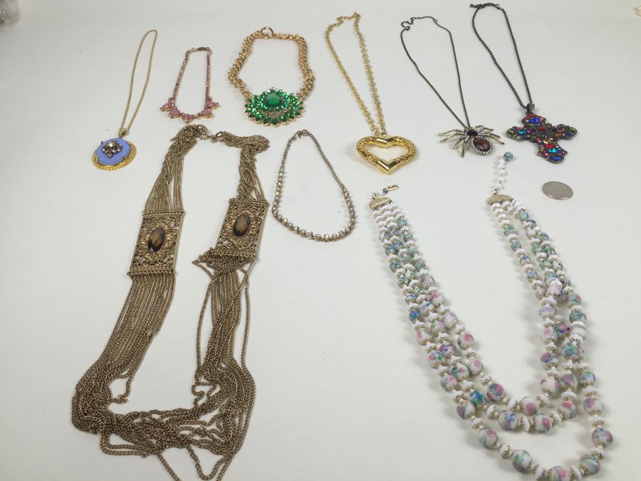 Vintage Costume Jewelry Lot [Photo 1]