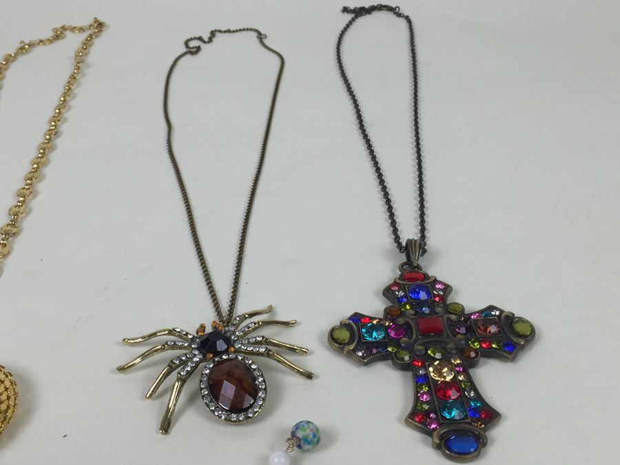 Vintage Costume Jewelry Lot [Photo 17]