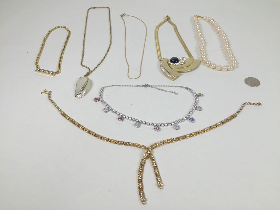 Vintage Costume Jewelry Lot [Photo 1]