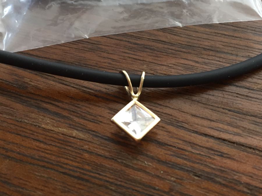 14K Gold Post Earrings With 14K Pendant Necklace With 14K Clasp One Earring Backing Is Missing [Photo 7]