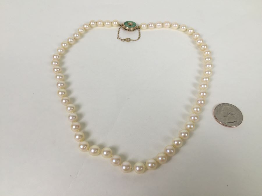 Stunning Real Pearl Necklace With 14K Gold And JADE Clasp - Pearls Individually Knotted [Photo 1]