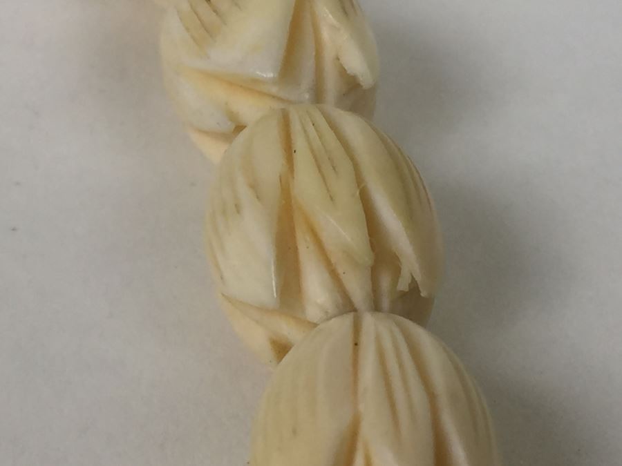 Women's Carved Bone Necklace [Photo 3]