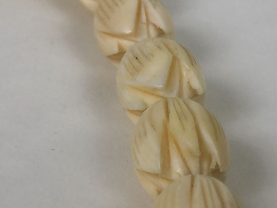 Women's Carved Bone Necklace [Photo 5]