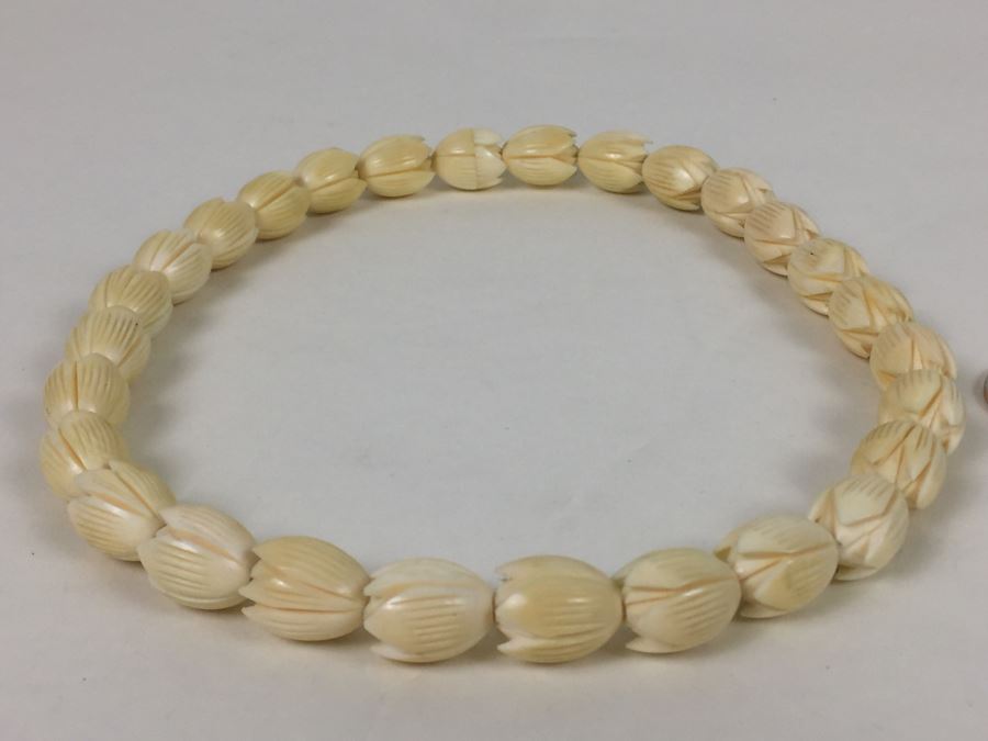 Women's Carved Bone Necklace [Photo 4]