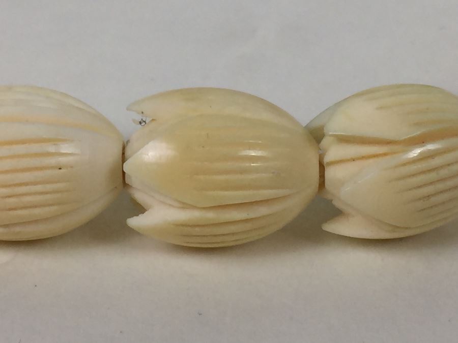 Women's Carved Bone Necklace [Photo 2]