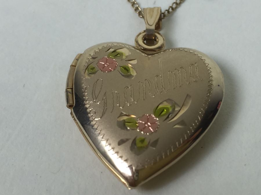 Gold Filled Heart Pendant Locket With Chain Engraved Grandma With Roses [Photo 2]
