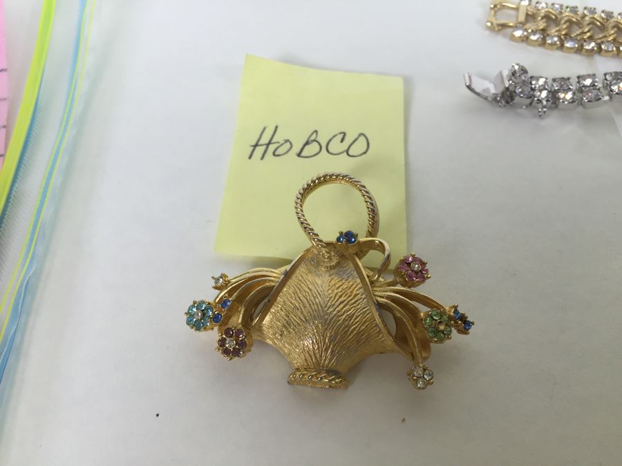 Vintage Lot Of Signed Costume Jewelry Boucher, ART, Lisner, Napier [Photo 14]