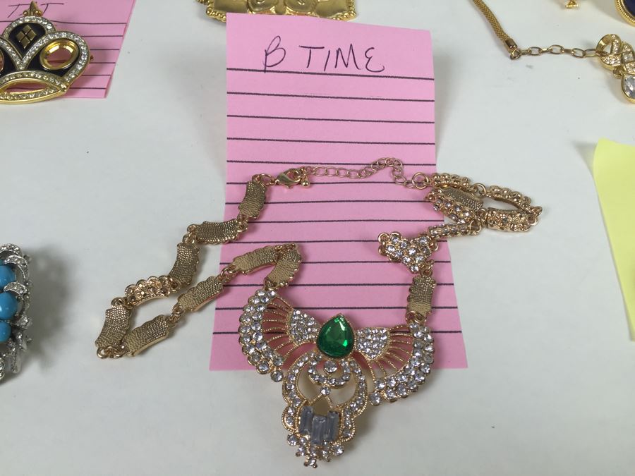 Vintage Lot Of Signed Costume Jewelry Boucher, ART, Lisner, Napier [Photo 9]