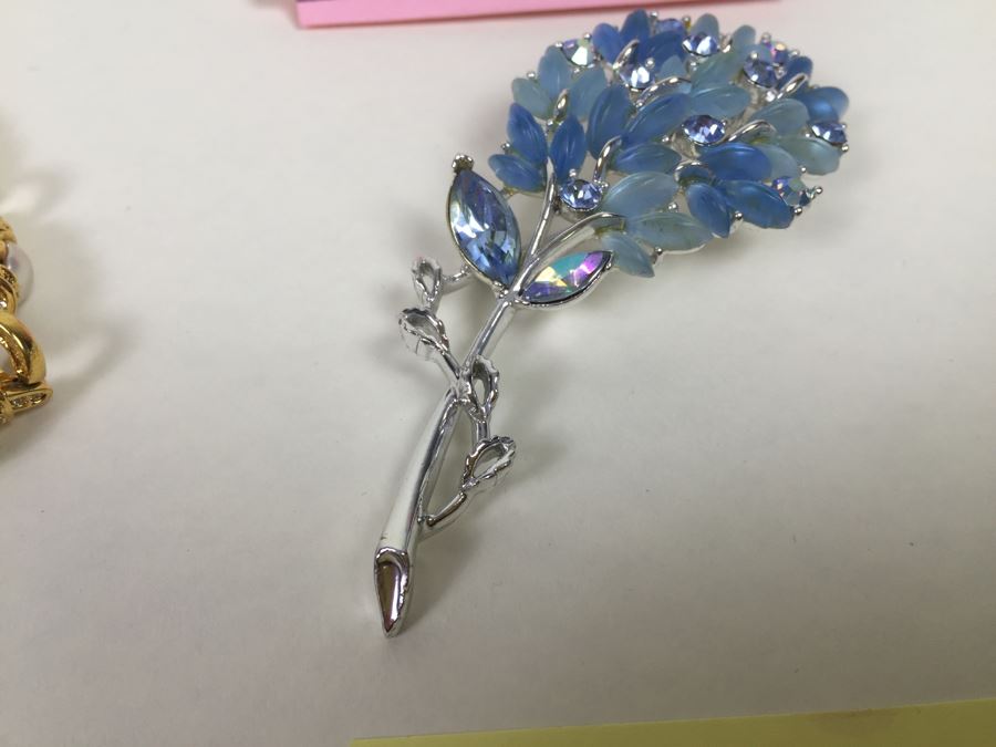 Vintage Lot Of Signed Costume Jewelry Boucher, ART, Lisner, Napier [Photo 24]