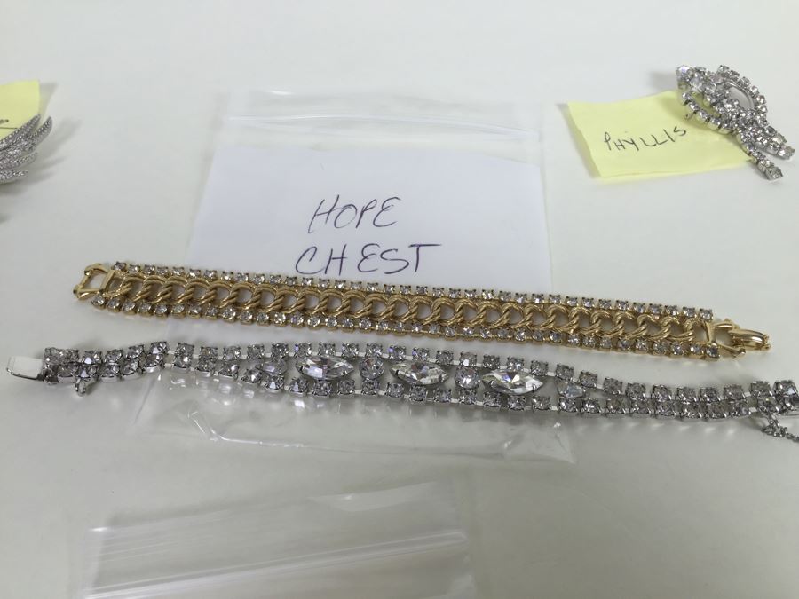 Vintage Lot Of Signed Costume Jewelry Boucher, ART, Lisner, Napier [Photo 15]