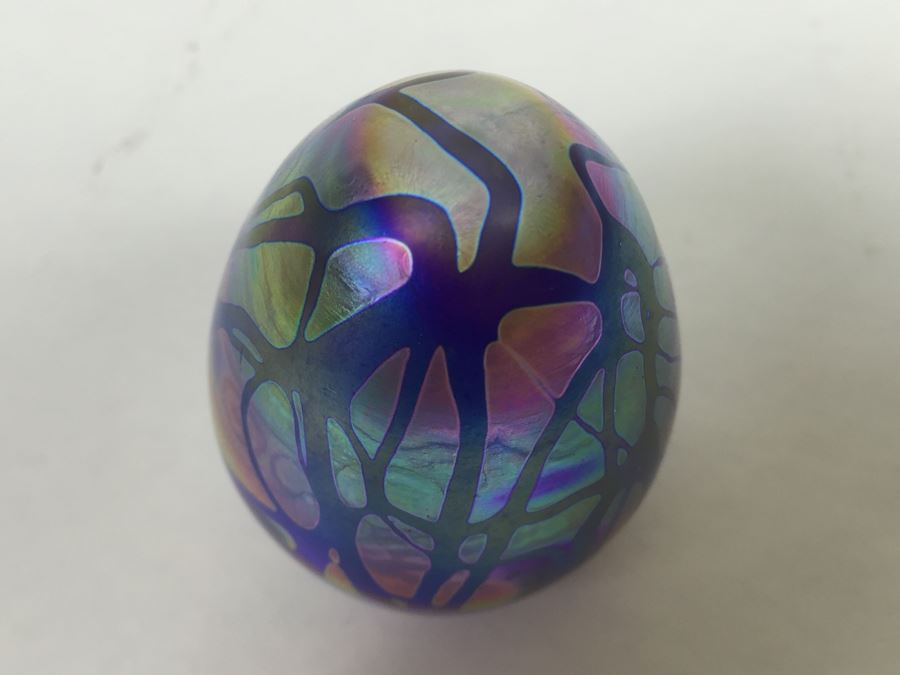 Levay Iridescent Studio Art Glass Egg Shaped Paperweight [Photo 7]