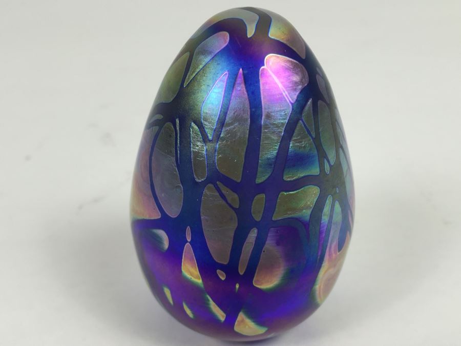 Levay Iridescent Studio Art Glass Egg Shaped Paperweight [Photo 6]
