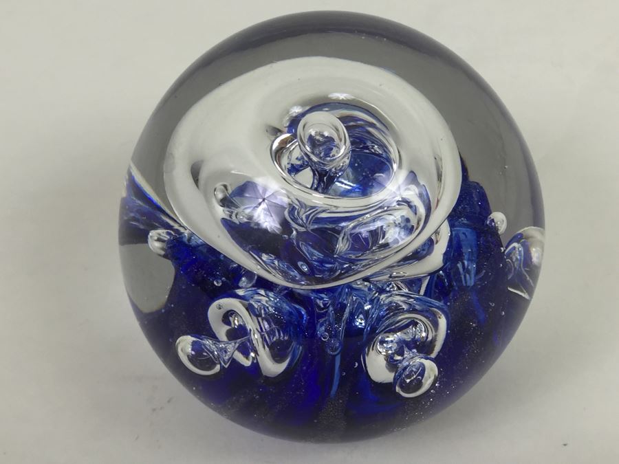 Dynasty Gallery Art Glass Paperweight [Photo 9]