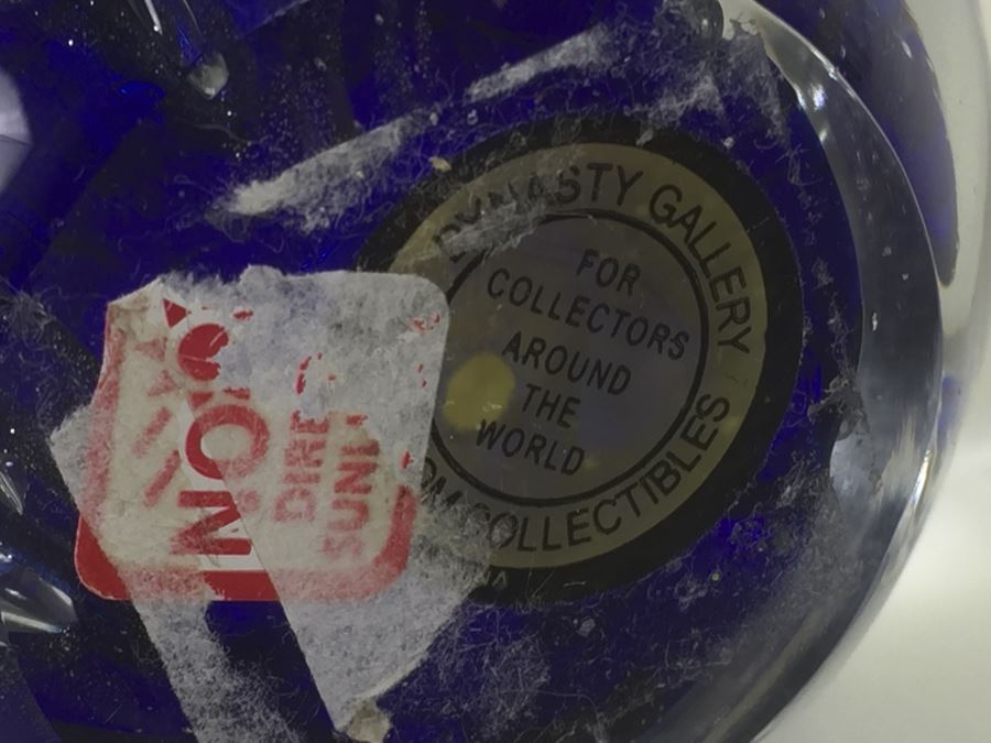 Dynasty Gallery Art Glass Paperweight [Photo 17]