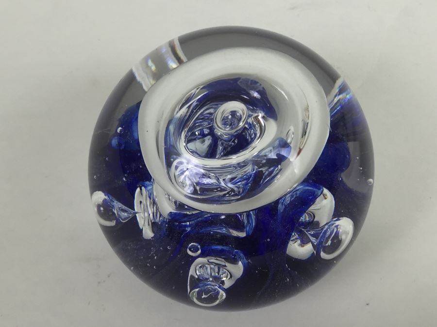 Dynasty Gallery Art Glass Paperweight [Photo 7]