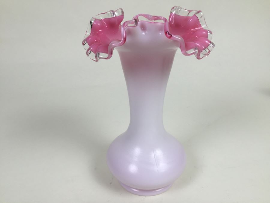 Fenton Art Glass Peach Crest Fluted Vase [Photo 5]