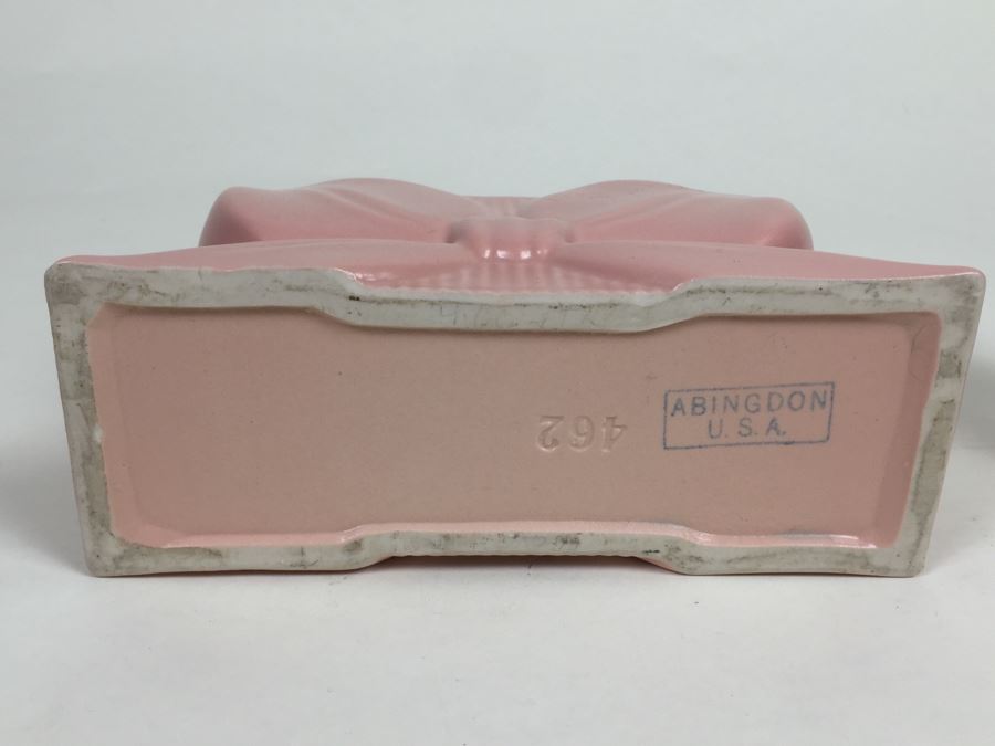 Abingdon Art Deco Bow Planter #462 In Pink [Photo 5]