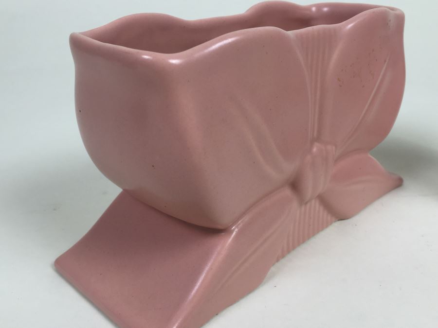 Abingdon Art Deco Bow Planter #462 In Pink [Photo 2]