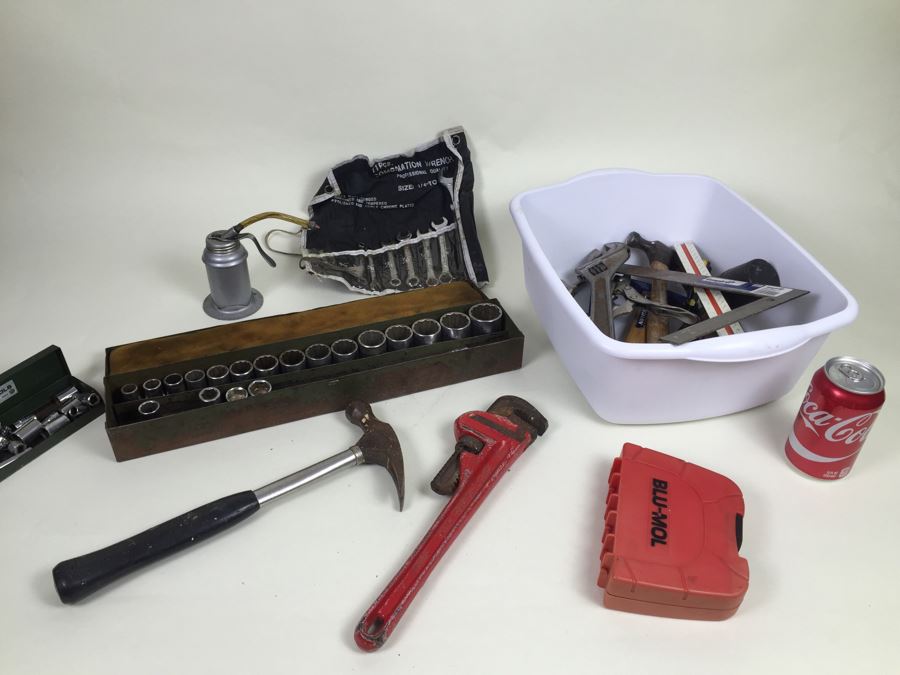 Tool Lot With Craftsman Socket Wrench Set [Photo 1]