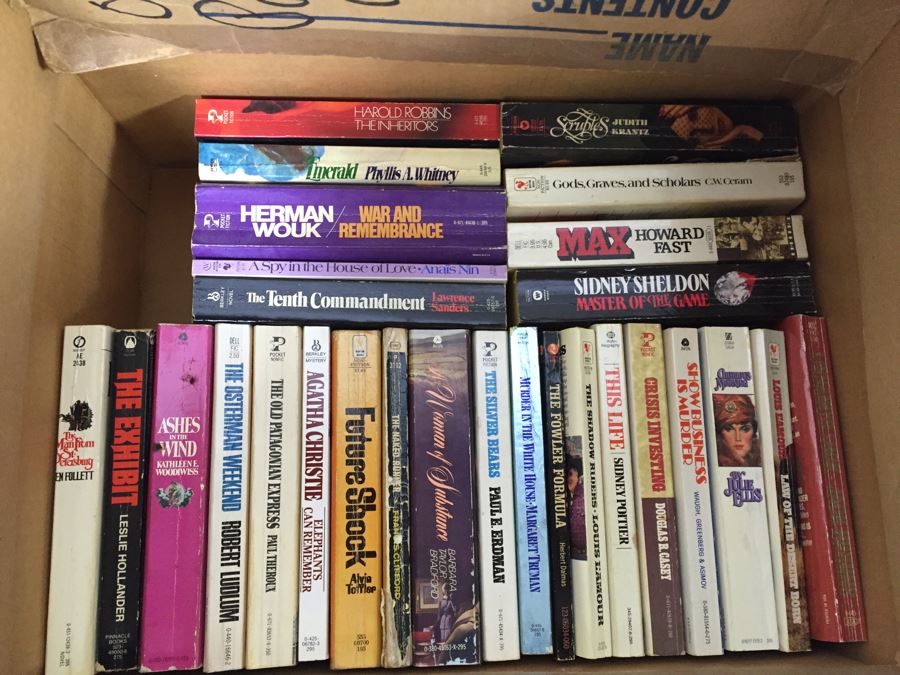 HUGE Lot Of Paperback Novels Books Mostly Fiction [Photo 16]