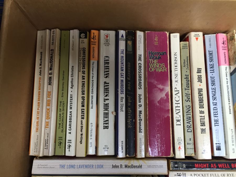 HUGE Lot Of Paperback Novels Books Mostly Fiction [Photo 33]