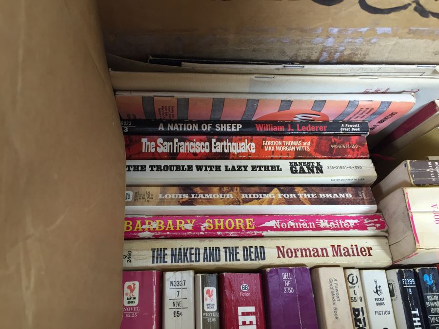 HUGE Lot Of Paperback Novels Books Mostly Fiction [Photo 28]