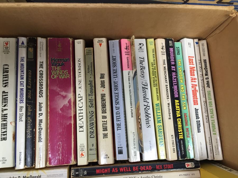 HUGE Lot Of Paperback Novels Books Mostly Fiction [Photo 34]