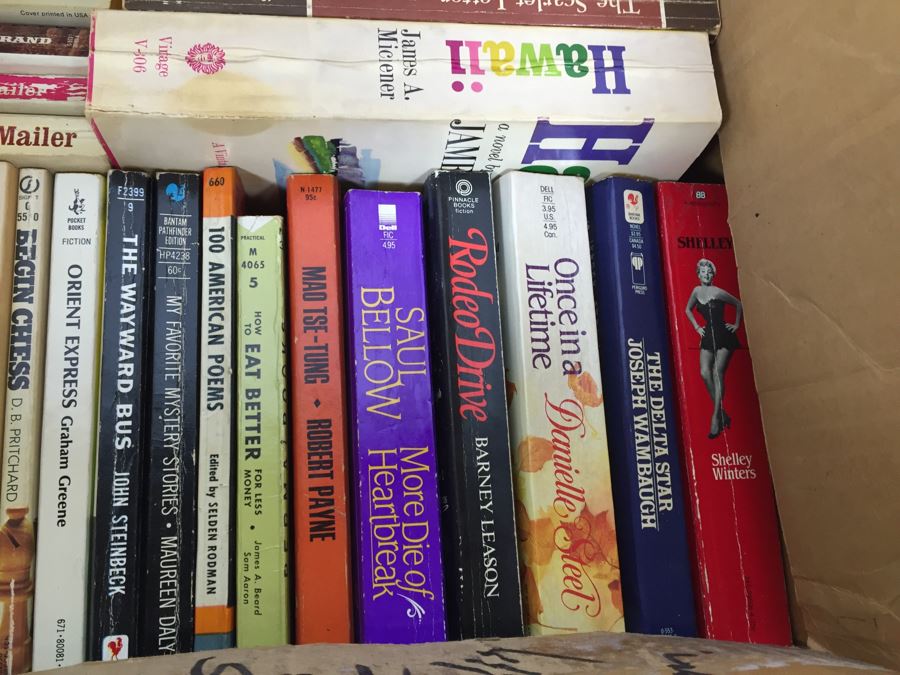 HUGE Lot Of Paperback Novels Books Mostly Fiction [Photo 30]