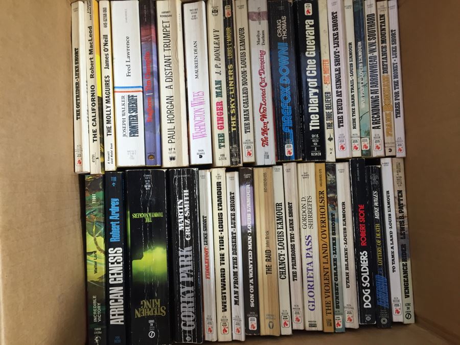 HUGE Lot Of Paperback Novels Books Mostly Fiction [Photo 22]