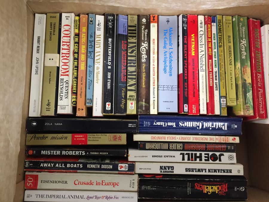 HUGE Lot Of Paperback Novels Books Mostly Fiction [Photo 27]