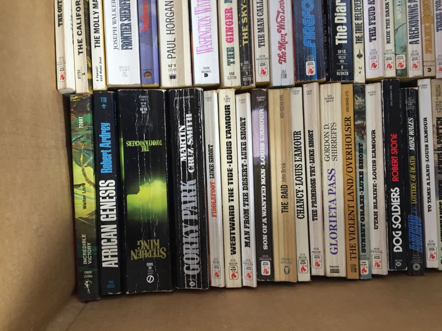HUGE Lot Of Paperback Novels Books Mostly Fiction [Photo 24]
