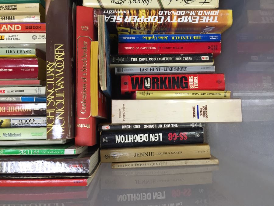 HUGE Lot Of Paperback Novels Books Mostly Fiction [Photo 10]