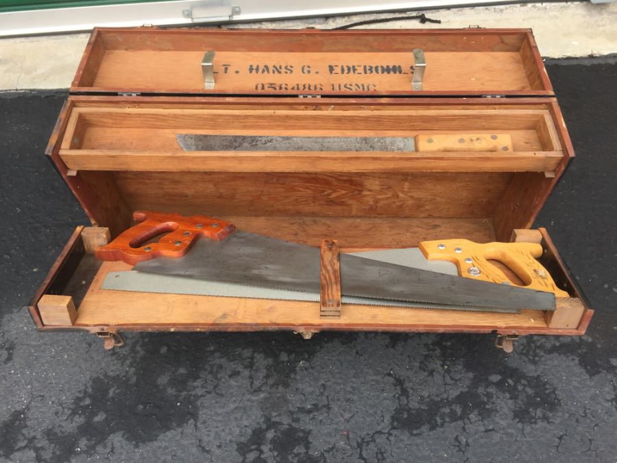 Toolbox For Storing Saws With Two Saws And Large Knife [Photo 3]