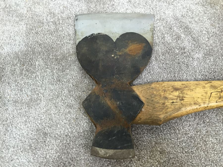 JUST ADDED - Vintage L. & I. J. White Co Axe Buffalo, NY With Protective Leather Blade Cover [Photo 9]