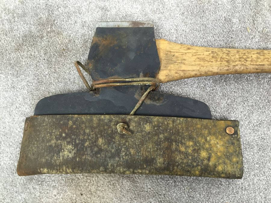 JUST ADDED - Vintage L. & I. J. White Co Axe Buffalo, NY With Protective Leather Blade Cover [Photo 6]