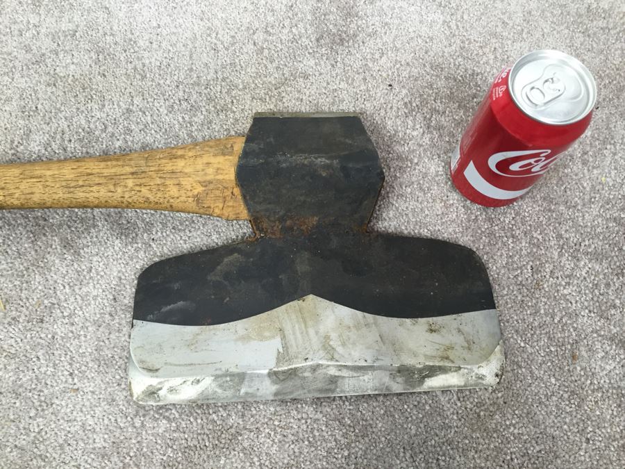 JUST ADDED - Vintage L. & I. J. White Co Axe Buffalo, NY With Protective Leather Blade Cover [Photo 9]