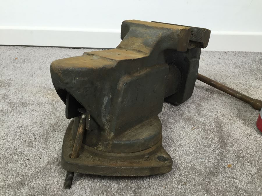 JUST ADDED - Vintage Craftsman Bench Vise [Photo 7]