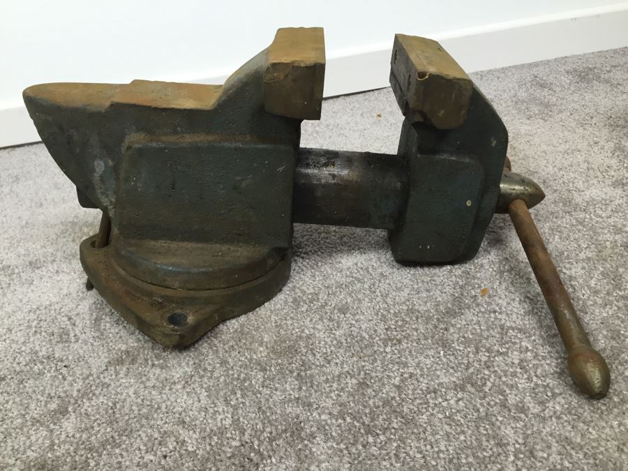 JUST ADDED Vintage Craftsman Bench Vise