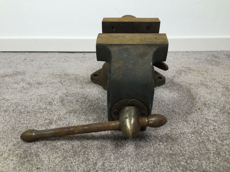 JUST ADDED - Vintage Craftsman Bench Vise