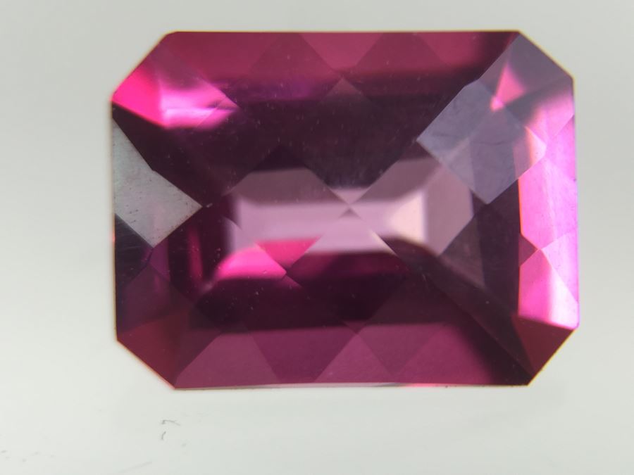 2.10CTS EC TRTD Hot Pink Topaz Gemstone 9X7MM [Photo 4]