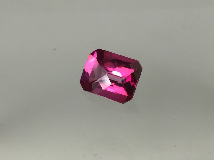 2.10CTS EC TRTD Hot Pink Topaz Gemstone 9X7MM [Photo 2]