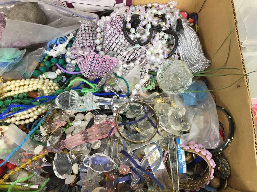 Huge Crafters Mixed Lot [Photo 17]