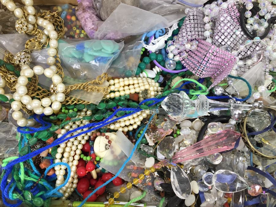 Huge Crafters Mixed Lot [Photo 16]